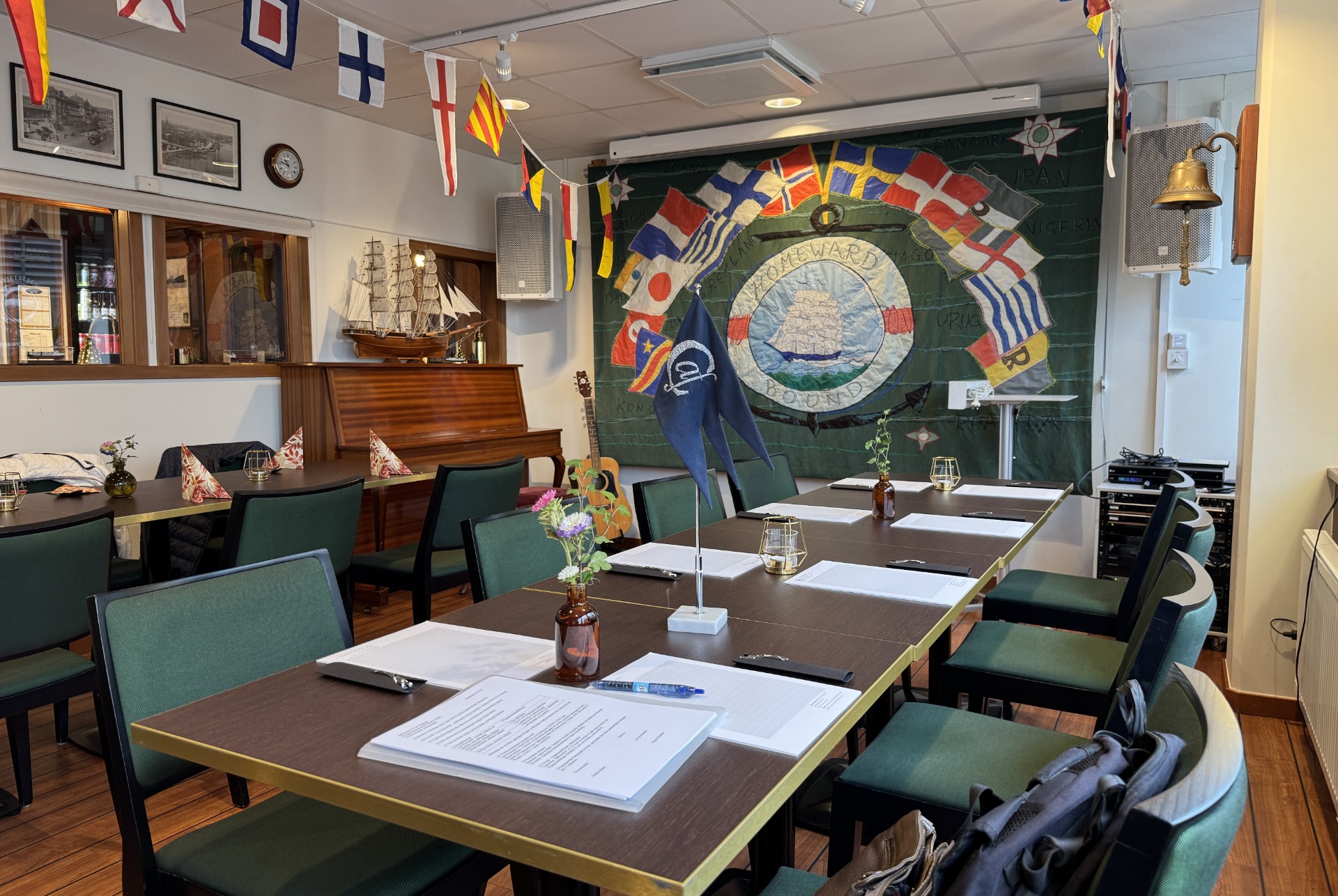 Dukat för styrelsemöte! Foto: Sinikka Halme