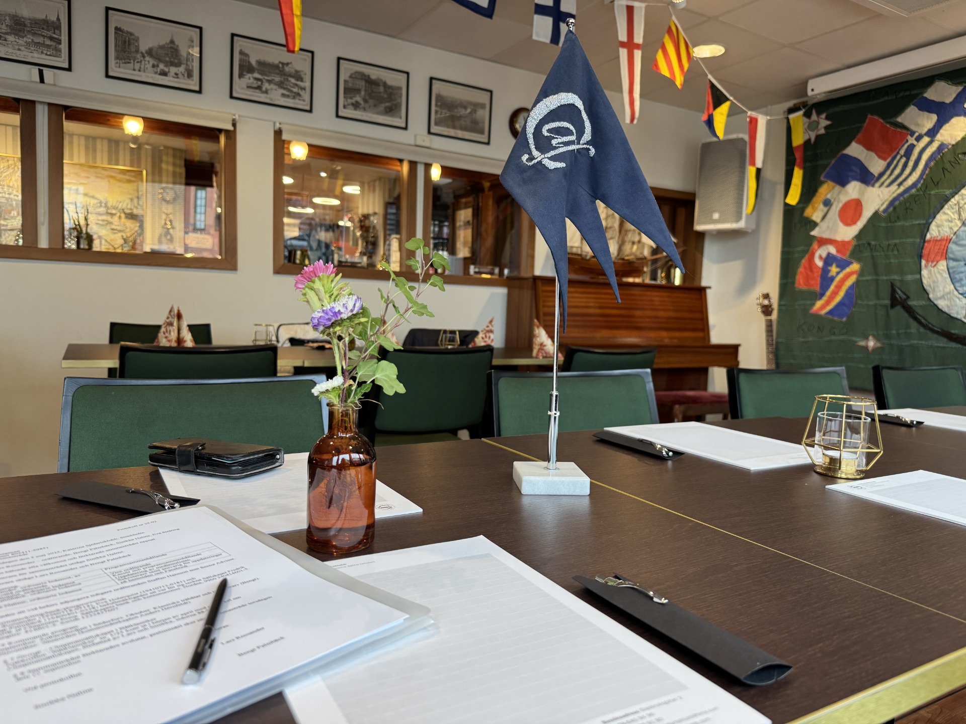 Dukat för styrelsemöte! Foto: Sinikka Halme